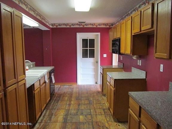 5th image of 1762 Embassy Dr