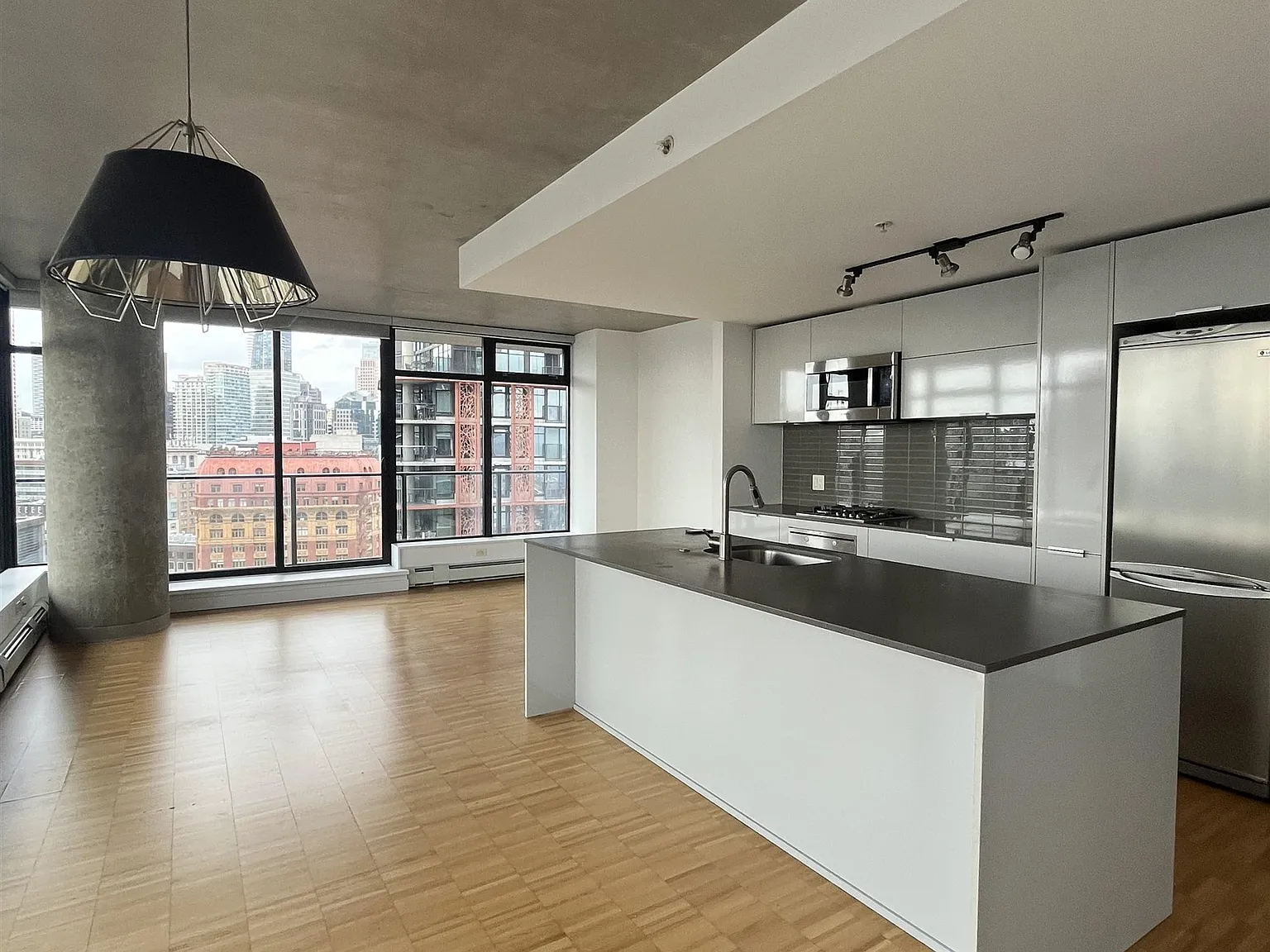 1 bed, 785 sqft, $2,550 — Photo 2