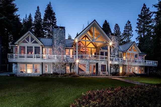 1st image of 686 Peninsula Dr