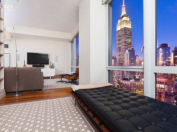 4th image of 39 E 29th St #Ph2c