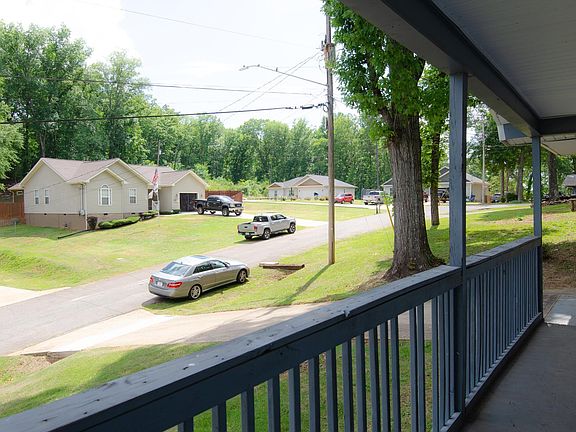 4th image of 705 Beck Rd