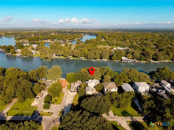 244 Lake Ridge Dr, Seguin, TX 78155