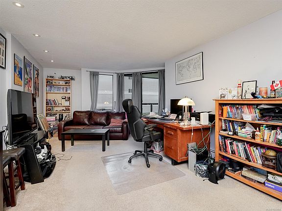 2nd image of 1745 Leighton Rd #213