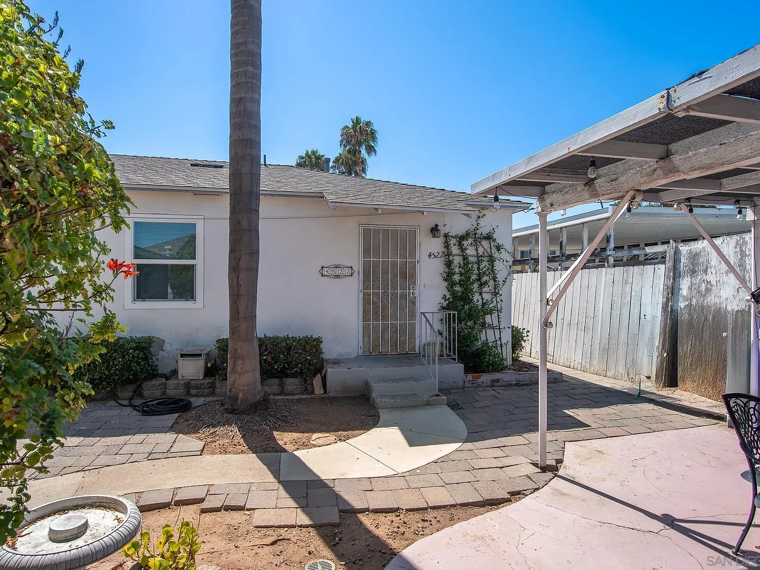 1 bed, 1.0 bath, 450 sqft, $1,650 — Photo 2