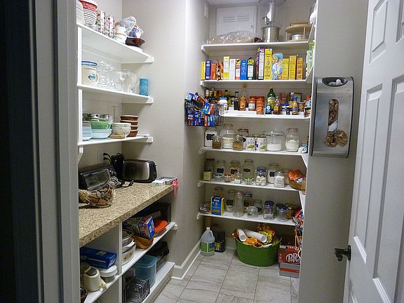 5th image of 73 Mountain Terrace Cir