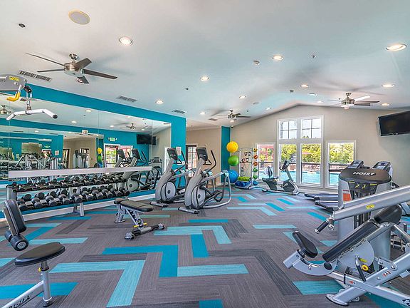 3rd image of 1500 Tulipan Cir #25-1432