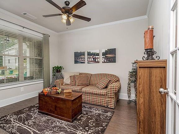 5th image of 358 Hillgrove Dr