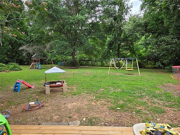 5th image of 821 Shipp Cir NW