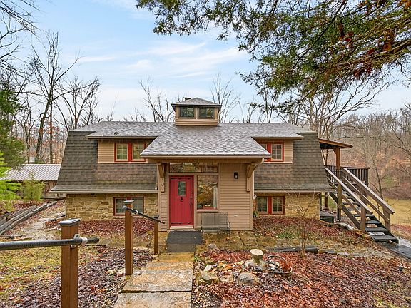 3rd image of 972 Helmsburg Rd