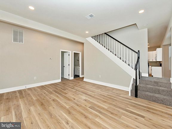 4th image of 2919 Woodland Ave