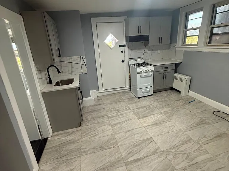 153 Garside St #3 — Photo 8