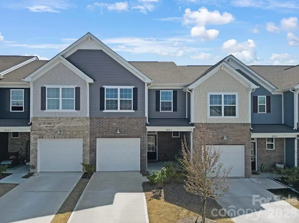 8027 Scarlet Maple Ln, Tega Cay, SC 29708