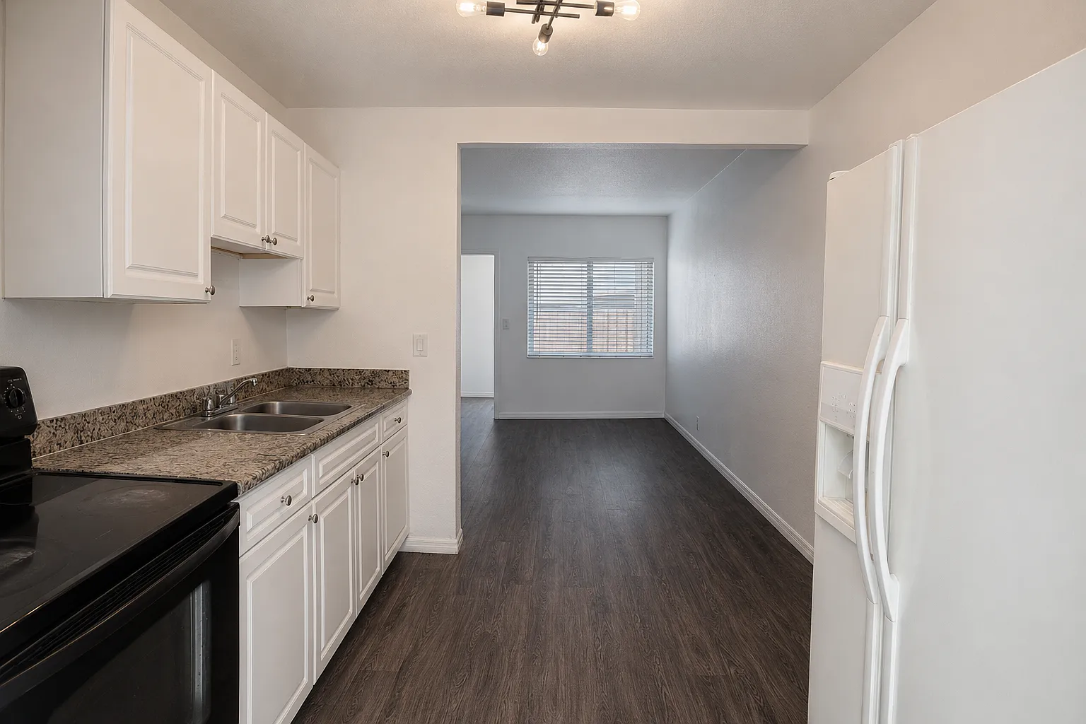 1600 Center St — Photo 4