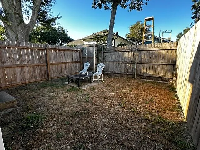 3725 Derbigny St #B — Photo 16