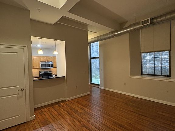 2nd image of 125 W Saratoga St APT 103