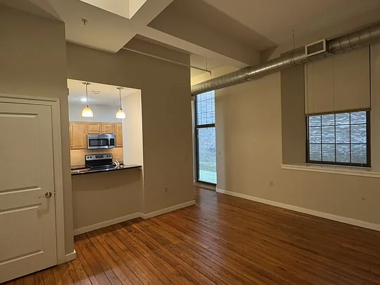 125 W. Saratoga St — Photo 20