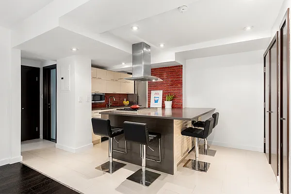 Rented by Sotheby's International Realty | media 11