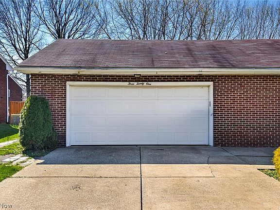 3rd image of 321 Porter Ave