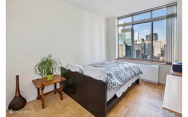 Rented by Douglas Elliman | media 24