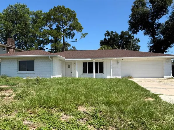212 Overlook Dr, Winter Haven, FL 33884