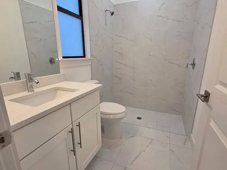 1200 W 12th St — Photo 12