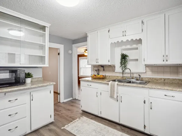 5204 Bryant Ave N, Minneapolis, MN 55430