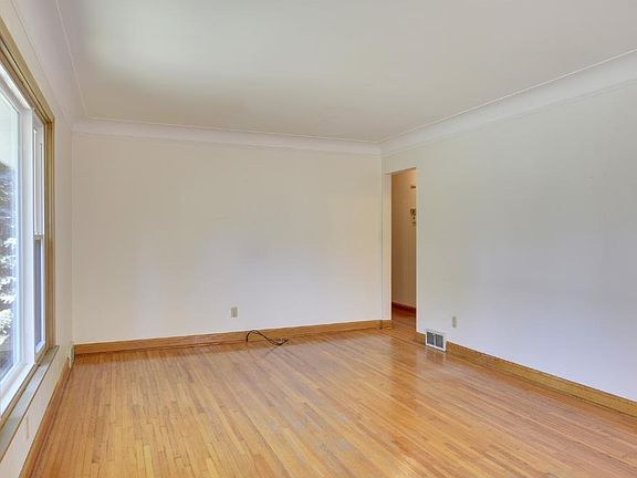 5th image of 4560 Grimes Ave N