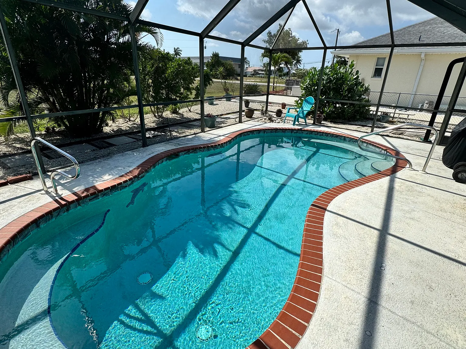 Duplex with pool — Photo 4