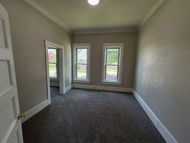 3937 Woodhaven Dr — Photo 5
