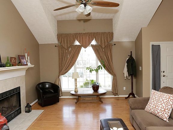 3rd image of 2785 Whiteberry Dr