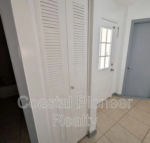 1331 Coolridge Dr — Photo 4