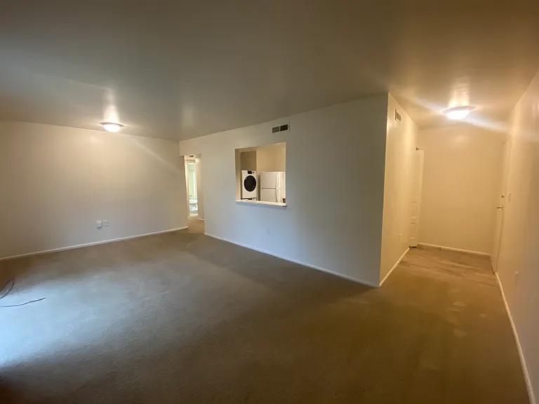 County Green Apartments — Photo 37