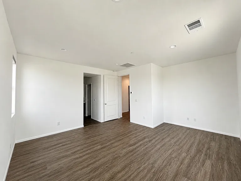12170 Chorus Dr — Photo 19