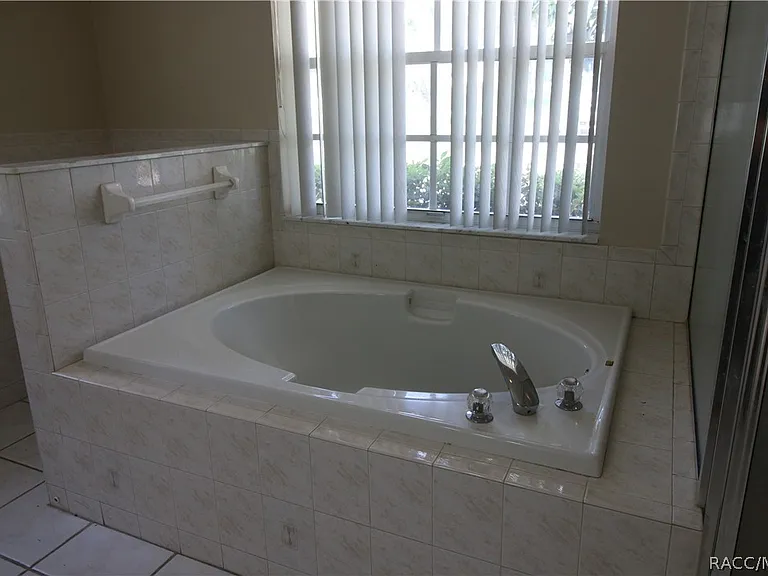 2864 N Churchill Way — Photo 18