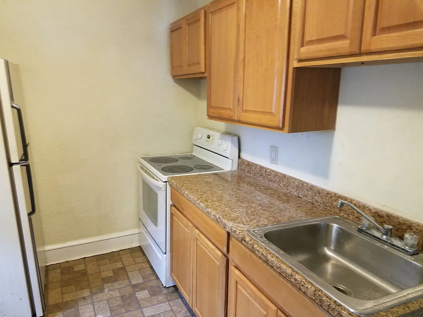 1742 Easton rd — Photo 4