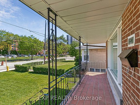5th image of 51 W Playfair Ave