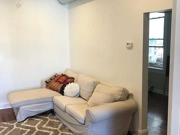 2nd image of 1337 N Greenview Ave APT 2R