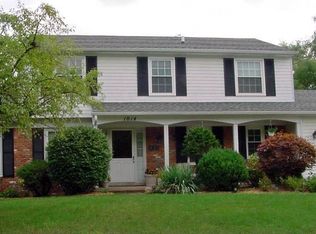 1014 Fairfax Ct, Northville, MI