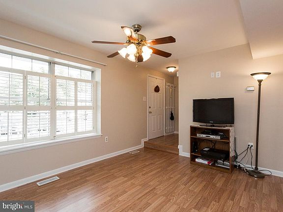 5th image of 15114 Catalpa Ct
