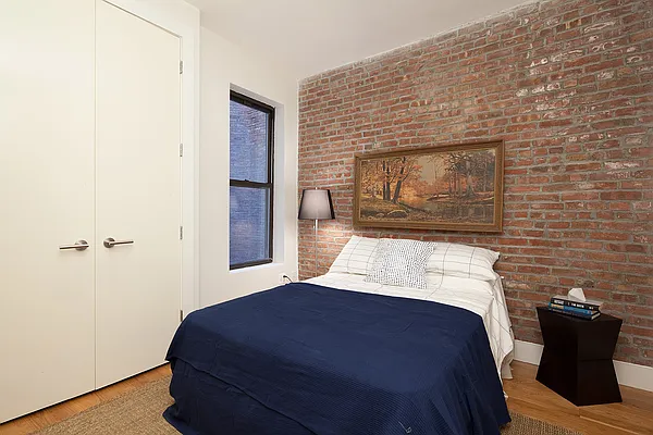 Sold by aptsandlofts.com | media 5