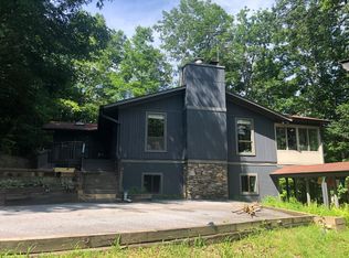 1528 Ugugu Dr, Brevard, NC 28712