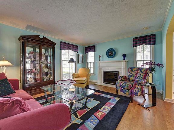 4th image of 505 Lake Forest Dr