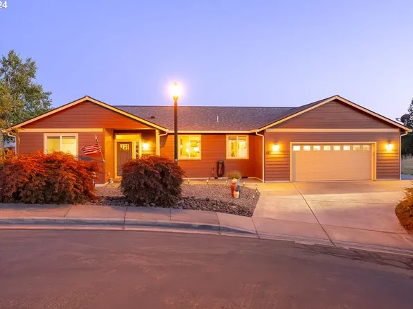 132 Erin Ct, Roseburg, OR 97471