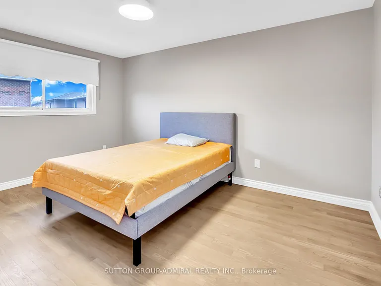 119 McCabe Cres #MAIN 2ND — Photo 12