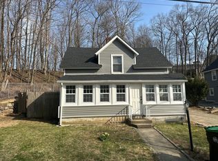 32 Fisher Ln, Katonah, NY 10536