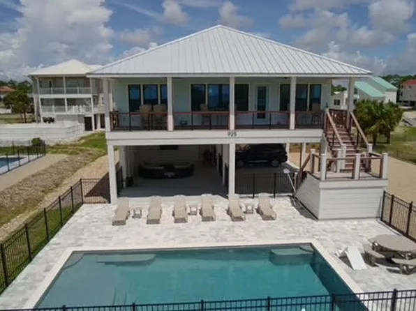 925 E Gorrie Dr, Eastpoint, FL 32328