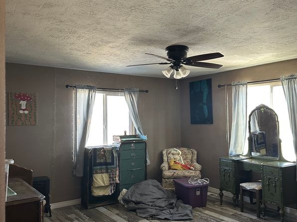 320 NW Wilson Cir