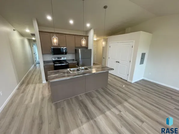 9308 W 32nd St #6, Sioux Falls, SD 57106