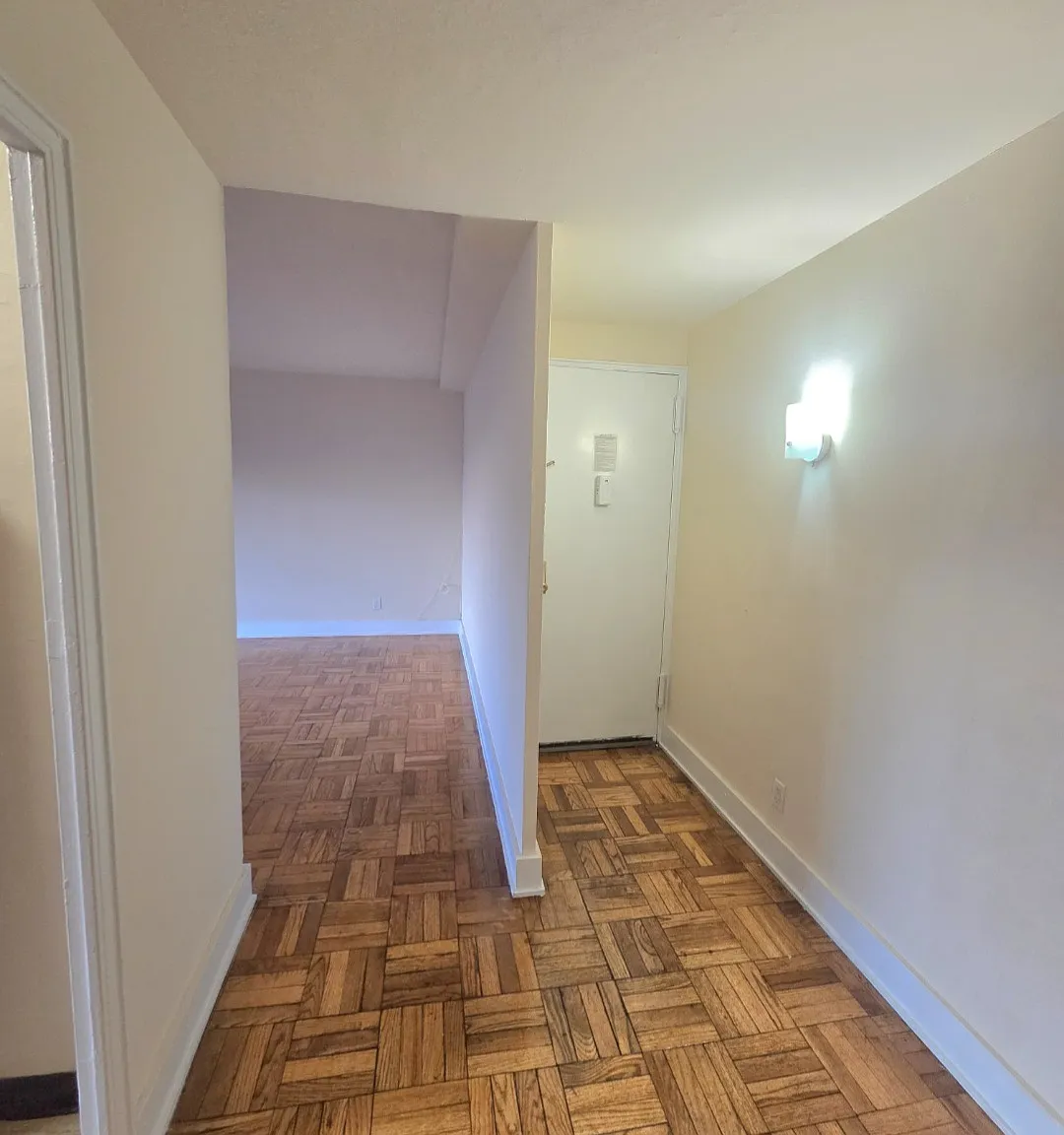 2 bed, 866 sqft, $2,600 — Photo 3
