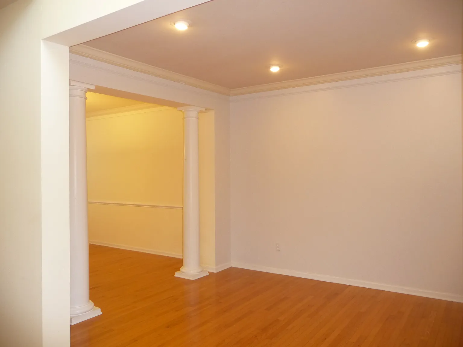 4 bed, 3.5 bath, 2719 sqft, $4,500 — Photo 4